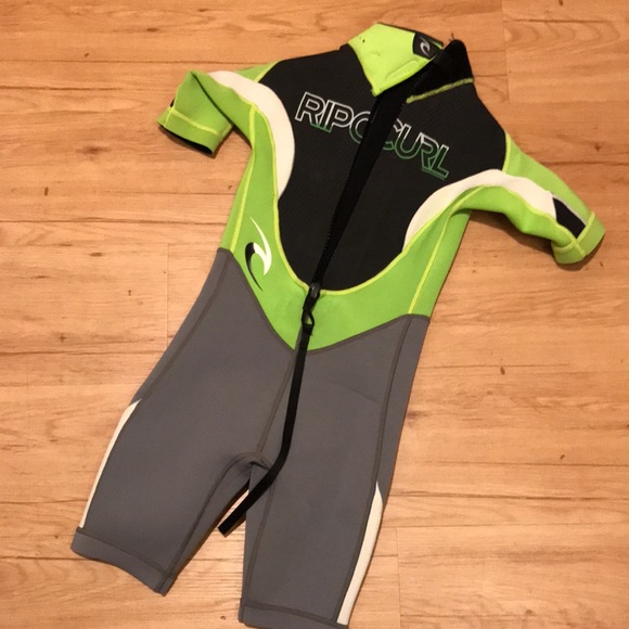 Rip Curl Wetsuit Shorts kids Y Size M Great condition - Picture 3 of 4